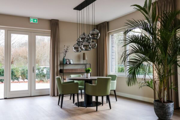 Villa-Roosenburch-verpleeghuis-Rotterdam-Bloezem-woonkamer